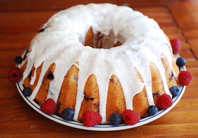 Sunshine & Berries Collide: Luscious Lemon Raspberry Bundt Cake Recipes